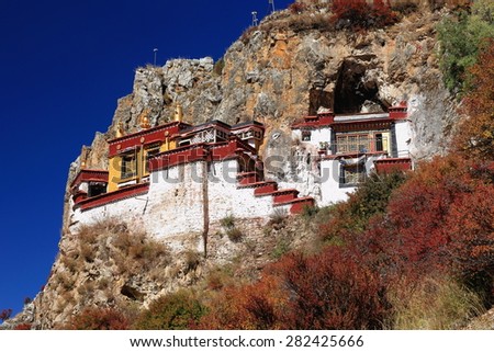 Lhakhang Puk-cave. Here Lhalung Pelgyi Dorje is said to have meditated for 22 years beginning in 842 AD. Drak Yerpa monast.-complex of more than 80 meditation caves. Lhasa pref.-Tibet.
