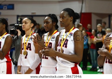 YEKATERINBURG - OCTOBER 11: The female basketball combined team of USA wins the International tournament in UMMC CUP Fowles, Langhorne, Dupree on rewarding October 11, 2009 in Yekaterinburg, Russia