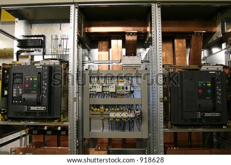 Automatic switches and busbar for high voltage