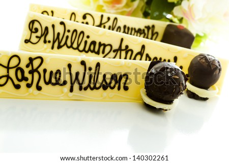 Personolized guest chocolate name plate for the wedding.