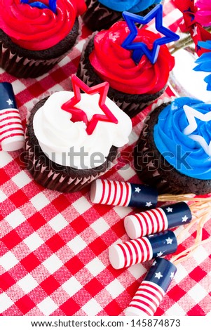 July 4th picnic with patriotic holiday cupcakes.