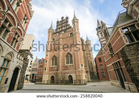 The Vleeshuis, also Butcher\'s Hall or Meat Hall, is a former guildhall in the center of Antwerp, built in the early 16th Century.