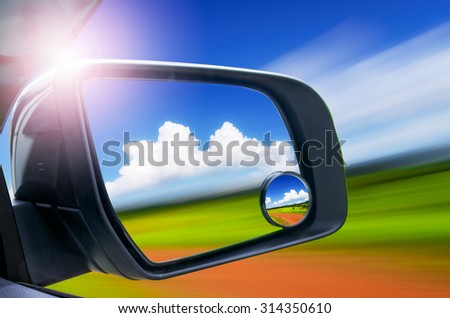View mirror on the side of the device allows the driver to safety.