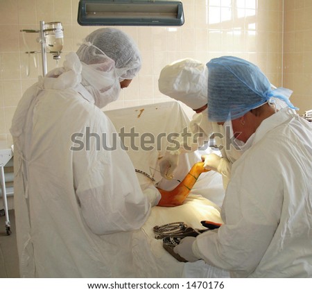 Surgeons are preparing to the operation
