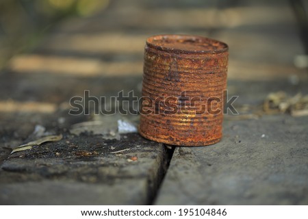 Old rusty thin can