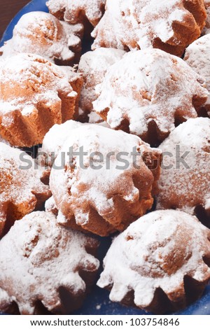 cakes with sugar powder