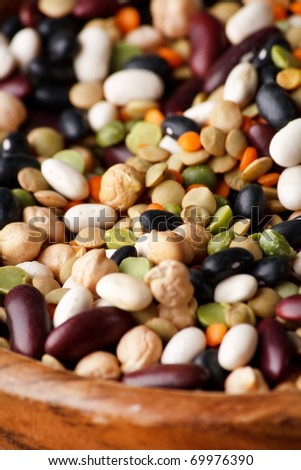 mix of black and red string bean, lentil, green and yellow peas
