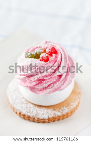 berries pastry
