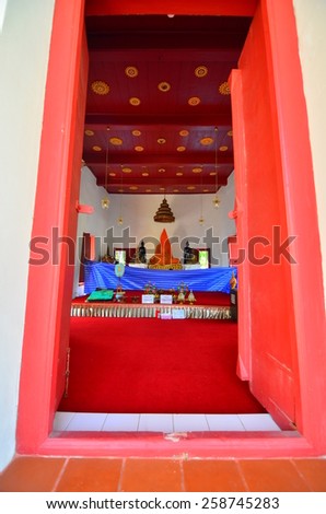 NONTHABURI, THAILAND - 8 March 2015 : Wat Chalo, The ancient Buddhist Temple in Nonthaburi. This temple is amazing because the temple is located on the enormus Suwannahong Boat.