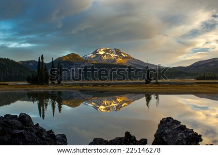 Sparks Lake in Central Oregon at Sunrise
