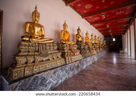 Bangkok - 28 September 2014: Wat Pho the thai temple in Bangkok Is a famous And has been popular with tourists the world over.