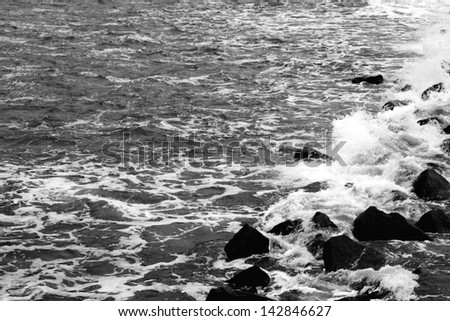 The long time exposure of sea water in a breakwater of stones/Breakwater