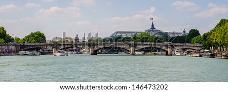 Pont de la Concorde (Concorde bridge), an arch bridge across the River Seine in Paris connecting the Quai des Tuileries at the Concorde Square and the Quai d\'Orsay