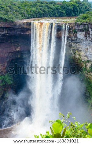 Kaieteur Falls, a waterfall on the Potaro River, Kaieteur NAtional Park, Guyana, South America