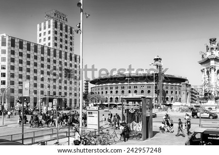 BARCELONA, SPAIN - MAR 15, 2014: Placa d\'Espanya (Plaza de Espana, Spain Square). It  is one of Barcelona\'s most important squares, built for the 1929 International Exhibition