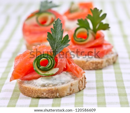 sandwiches with salmon, cucumber and cream cheese