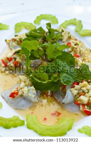 Fresh shrimp, Eat with a spicy sauce sour taste, Thai-style