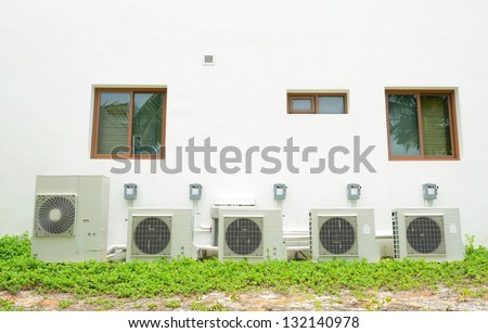 Compressor of air condition are set behind the building