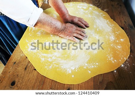 Making of a romanian traditional pie