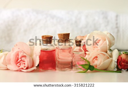Feminine bathroom shelf pink roses herbal extract domestic beauty care