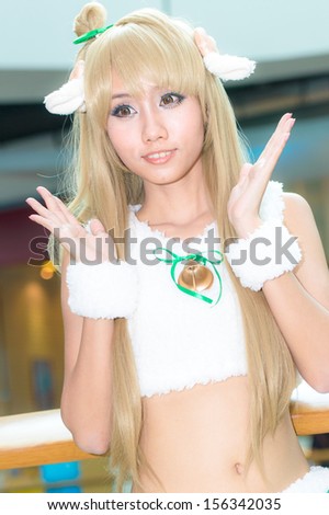 BANGKOK - SEPTEMBER 15 : An unidentified Japanese anime cosplay pose in Comic party 58th in Bangkok by Wacoal on September 15, 2013 at Central Rama 9, Bangkok, Thailand.