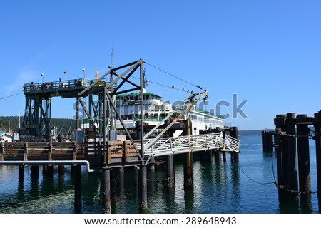 Washington State Ferry docking in Friday Harbor