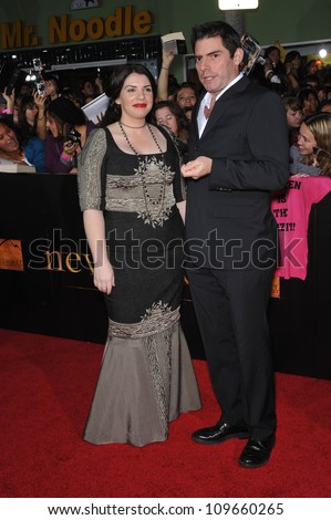 LOS ANGELES, CA - NOVEMBER 16, 2009: Stephanie Meyer, writer of New Moon, & director Chris Weitz at the world premiere of \