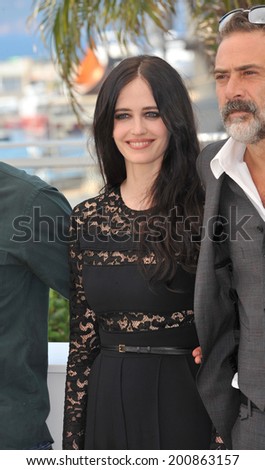 CANNES, FRANCE - MAY 17, 2014: Eva Green & Jeffrey Dean Morgan at photo call for their movie \