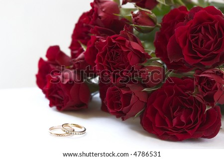 Wedding invitation ( red roses and rings)