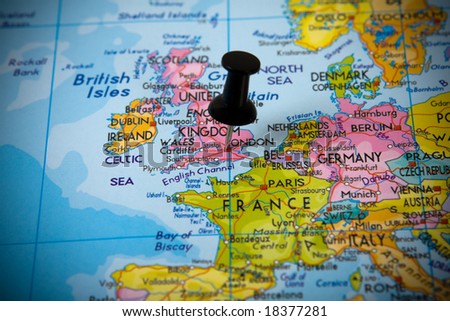 Small pin pointing on London (UK) in a map of Europe