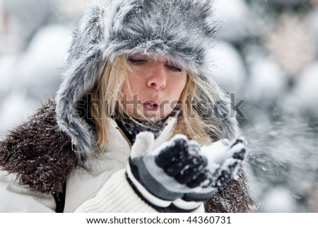 Natural portrait of a winter woman.