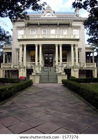 Art house entrance in Garden District, New Orleans