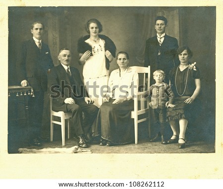 MORAVIA, CZECHOSLOVAK REPUBLIC, CIRCA 1935 - The whole Family / generation - circa 1935
