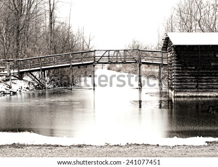 the erie canal in new york state in wintertime