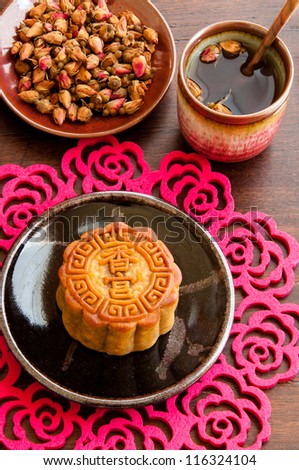 Chinese Moon Cake served with rose tea.