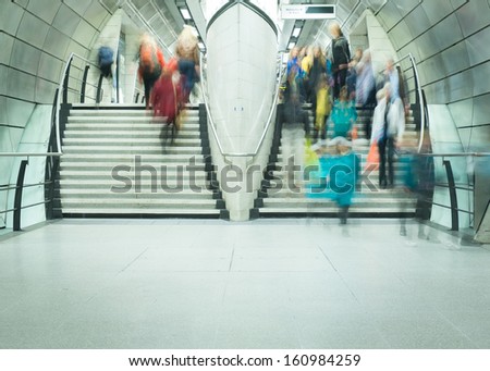 London tube train station movement