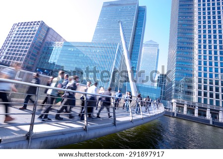 London office buinesss building movement in rush hour