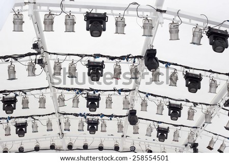 lighting rig under a white big tent