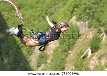 Bungee jumps, extreme and fun sport.
