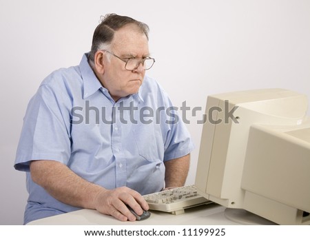 older man surfing the web
