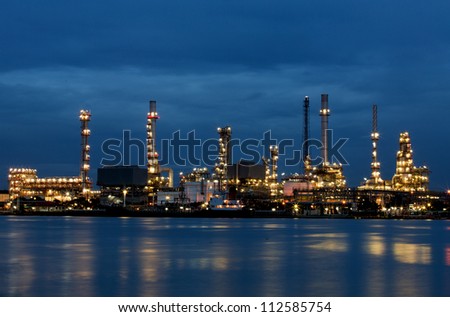 Petroleum oil refinery