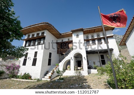 the National Ethnographic Museum in Kruja is located in a traditional albanian house built by the rich Toptani family around 1800 inside the Skanderbeg Castle