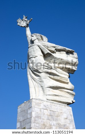 The 12m-high dynamic white statue of \