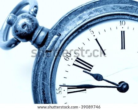 vintage silver clock show five minute till twelve
