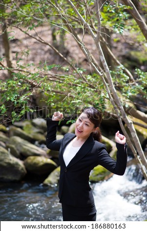 Asian women to work to relax in nature