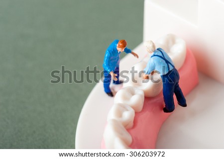 People to repair a tooth