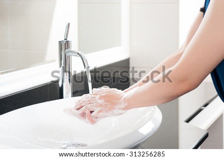 Washing, women\'s hand