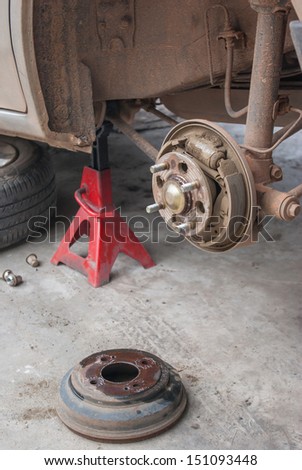 Drum brake repairing for car
