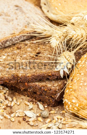 Whole wheat bread with ears of wheat