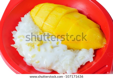 MANGO WITH STICKY RICE TOPPING WITH COCONUT MILE